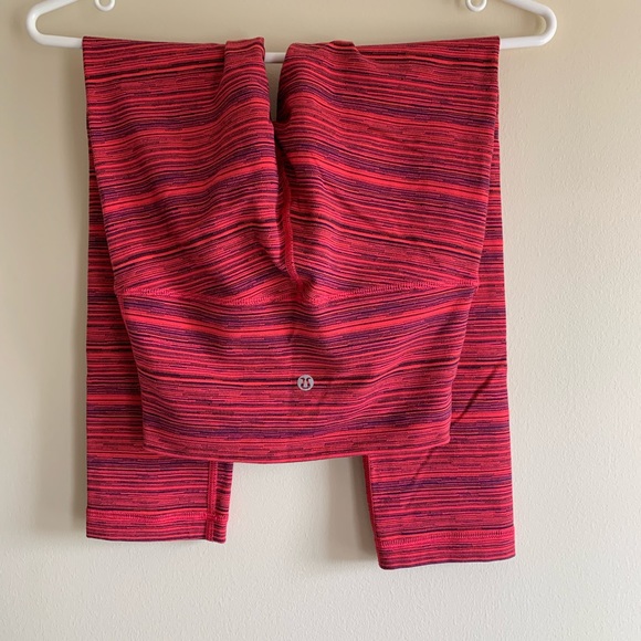 Lululemon Wunder under crops size 4 - Picture 2 of 7